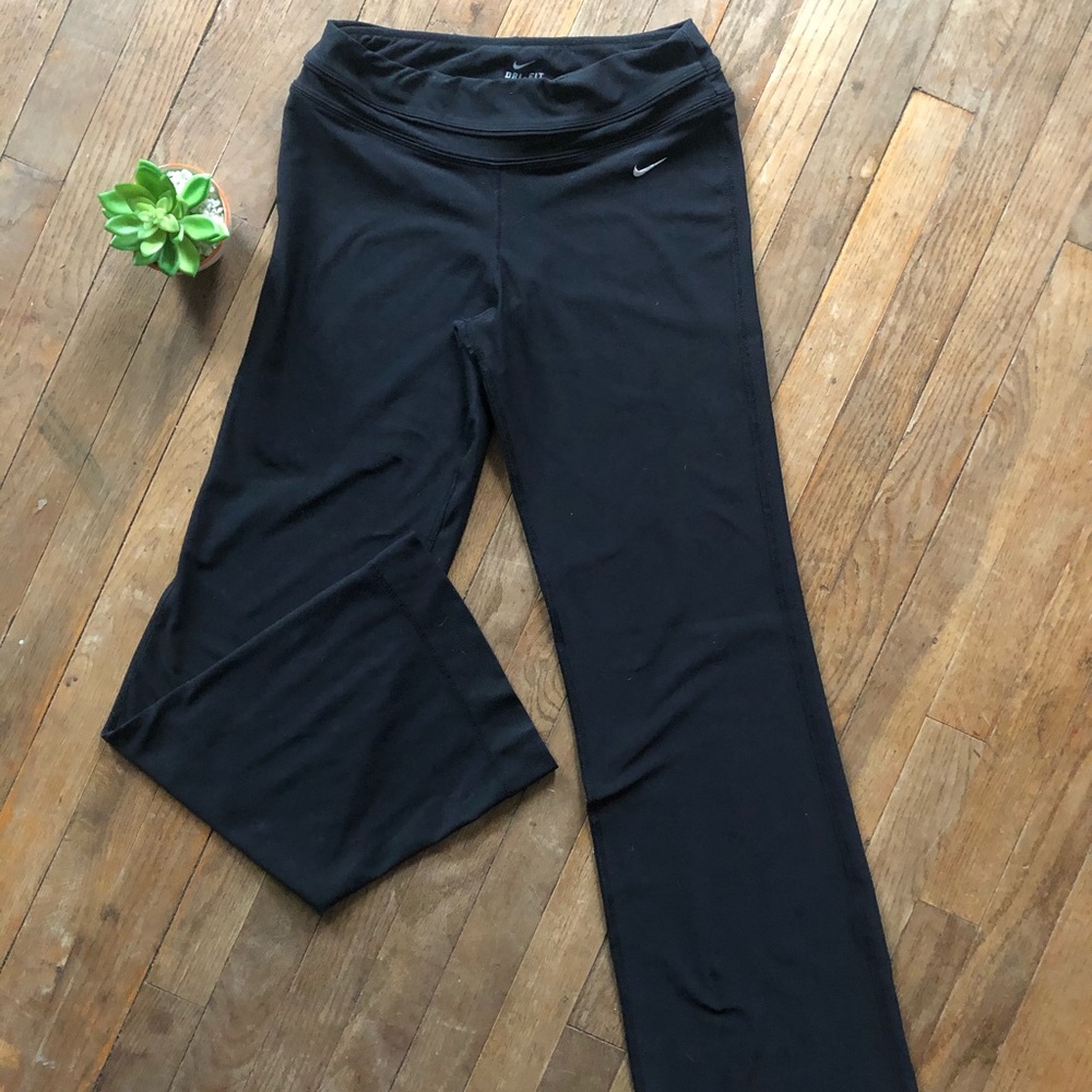 Nike bootcut athletic pant